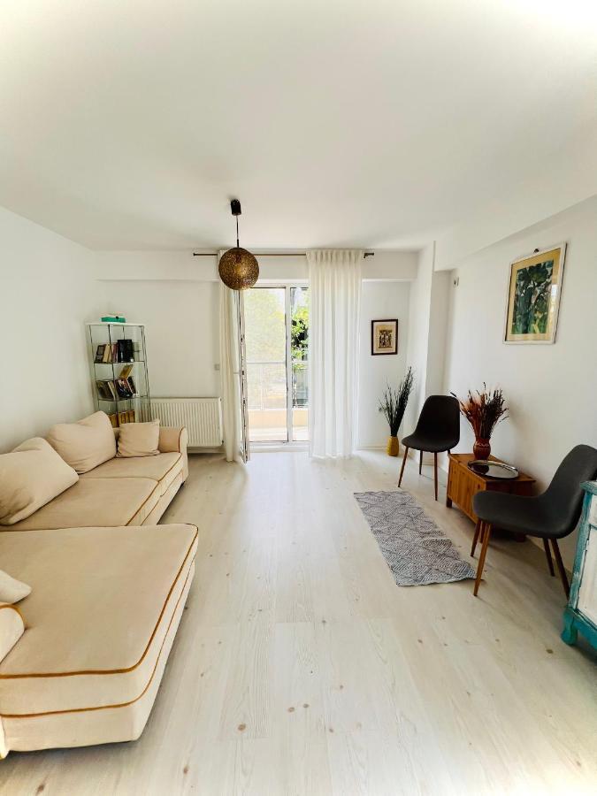 The Airport Loft Appartement Otopeni Buitenkant foto