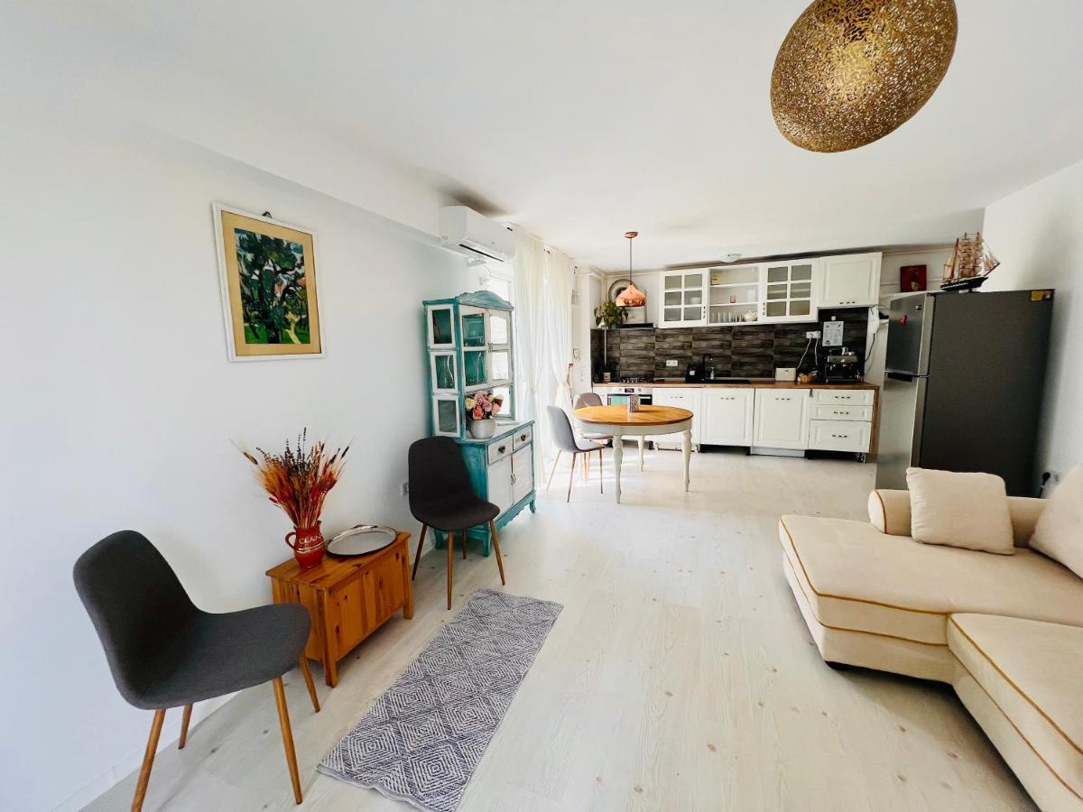 The Airport Loft Appartement Otopeni Buitenkant foto
