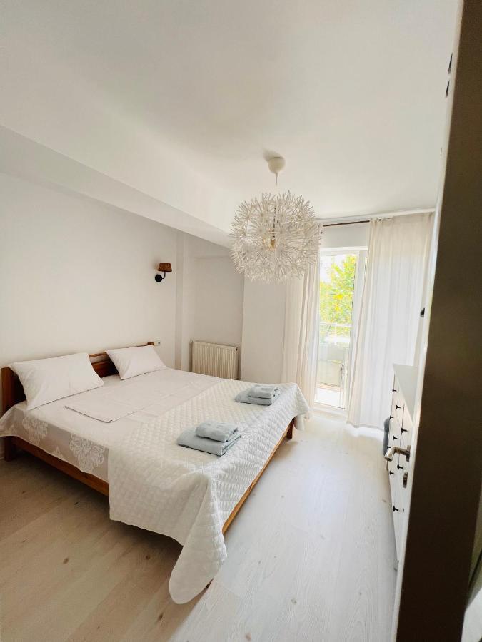 The Airport Loft Appartement Otopeni Buitenkant foto